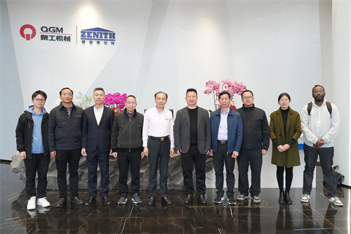 Skoler og virksomheder går sammen for at skabe fremtiden | Næstformanden for Quanzhou Information Engineering College besøgte Quangong Co., Ltd. for at udforske nye stier til integration af industri, akademia og forskning