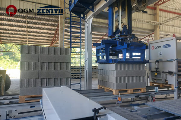 QGM NY ZN900C Automatisk Betonblokfremstillingsmaskine i Honduras