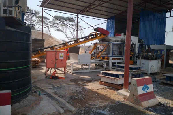 QGM QT10 automatisk produktionslinje til China Road and Bridge Corporation (CRBC) Dakar BRT (Bus Rapid Transit) projekt